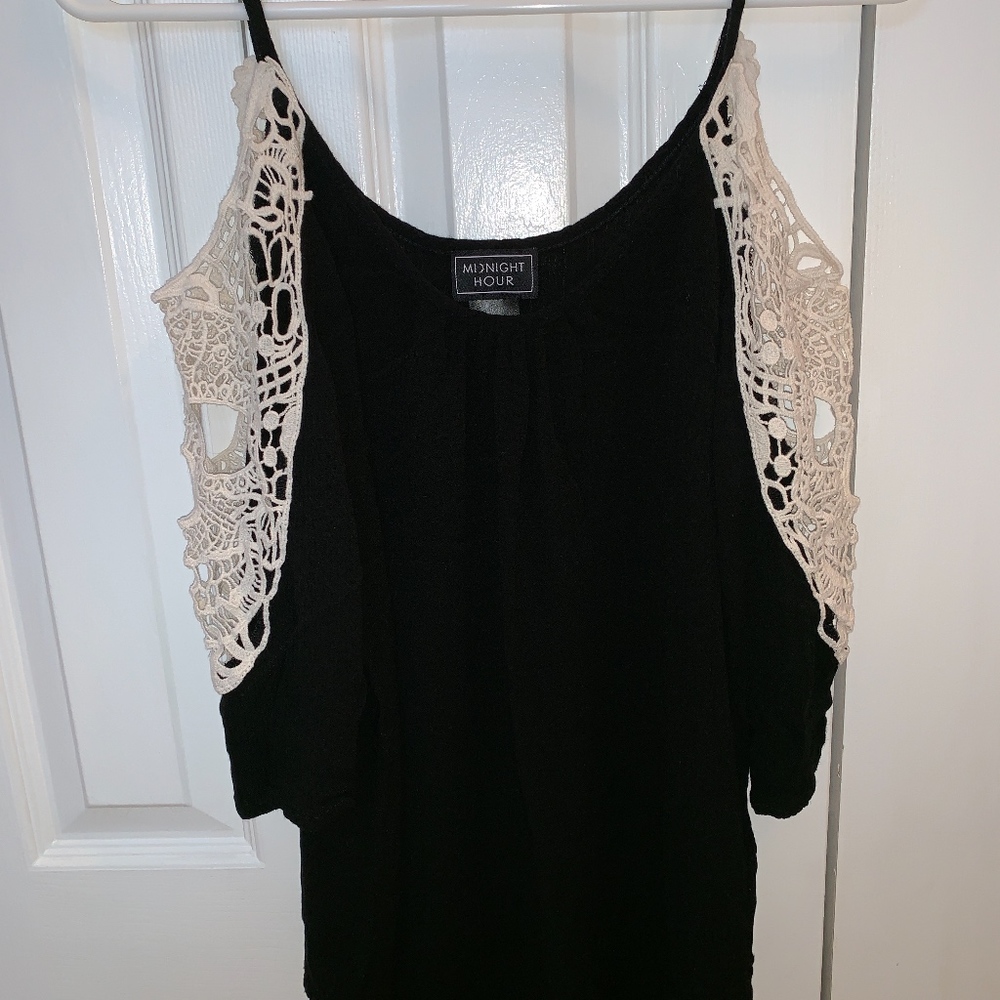 Lace Skull Cold Shoulder Top